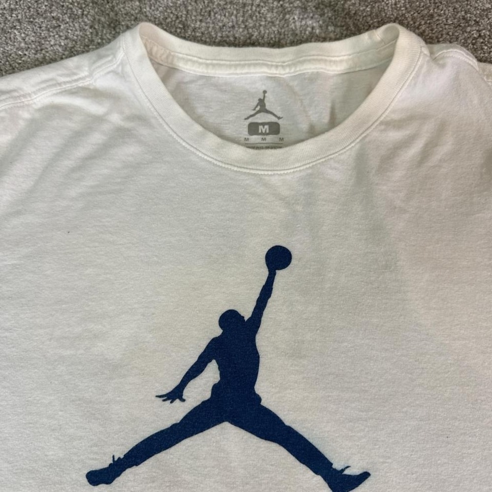 Vintage Nike Jordan T-Shirt Wraparound Print Size Small Rare Retro Jumpman Tee - Picture 3 of 8